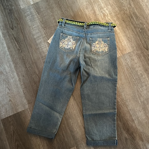 Lei capris - Picture 3 of 3